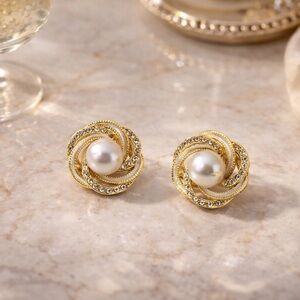 Elegant Gold and Pearl Earrings